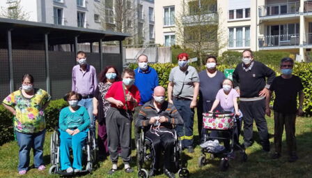 Titelbild des neuen Campus Mensch Magazins: Mit Masken gegen Corona